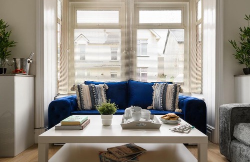 Porthcawl House | Fenton House - Modern, 4 Bedroom, Pets Accepted