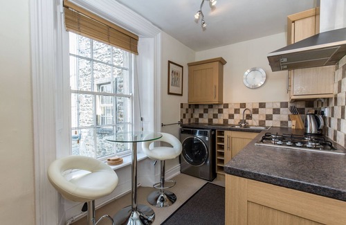 Grassington Apartment | Fern House, Grassington; central yet parking & quiet, light & period elegance