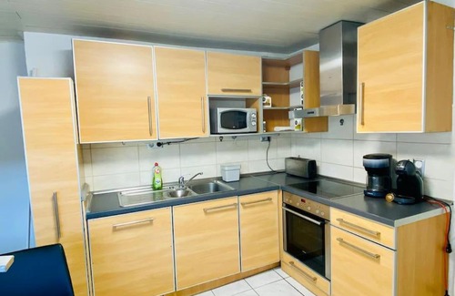 Kirschhausen Apartment | Ferienwohnung mit Talblick für Monteure