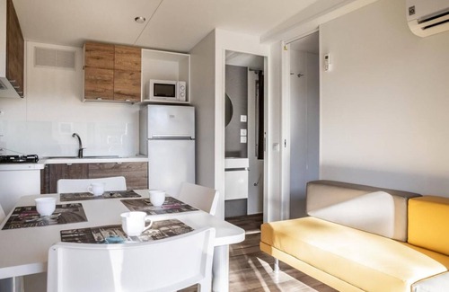 San Vincenzo House | Feriendorf Park Albatros Mobilehome hu Stay Smart L für 5 Personen