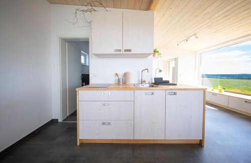 Kuhndorf House | Ferienhaus am Flugplatz, umgeben von Natur