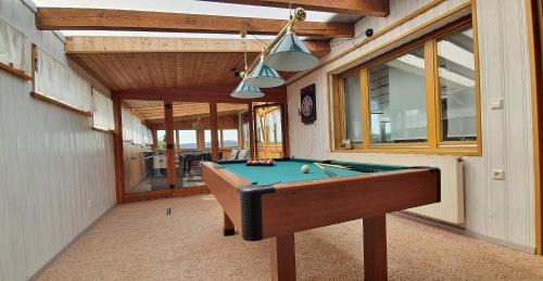 Driedorf House | Ferienhaus am Seeblick Grill, Garten, Billiard, Dart, Bike, Sauna ww-Seeblick