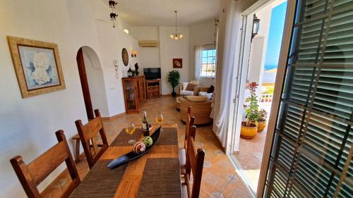 Tarajalejo Apartment | Ferienhaus Casa Blanca - Tarajalejo - Glasfaserinternet - Meerblick