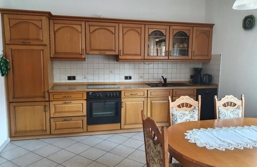 Morbach House | Ferienhaus/gästehaus Knöppel - Ferienhaus, Dusche und Bad, WC, 3 Schlafräume