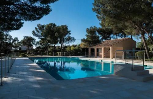 Saint-Raphael House | Ferienhaus La Belle Vie mit Garten, Meerblick, Gemeinschaftspool, 3 Minuten zum Meer