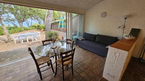 Saint-Raphael House | Ferienhaus La Belle Vie mit Garten, Meerblick, Gemeinschaftspool, 3 Minuten zum Meer