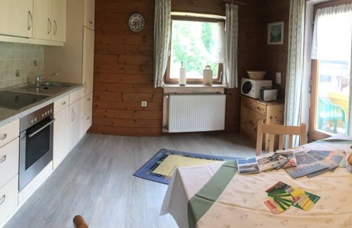 Ruhpolding Apartment | Ferienwohnung 85qm, Balkon, Küche, 2 Schlafzimmer, Wohnzimmer, max 6 P