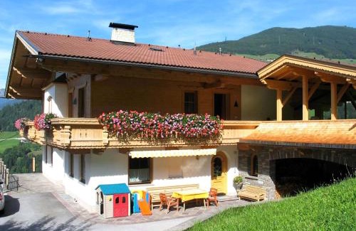 Hainzenberg Apartment | Ferienwohnung Ausblick Zillertal