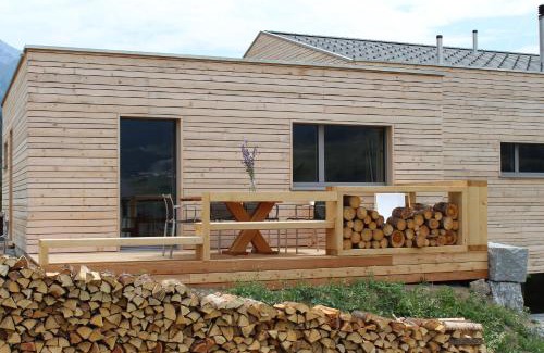 Savognin Apartment | Ferienwohnung Aviez Savognin