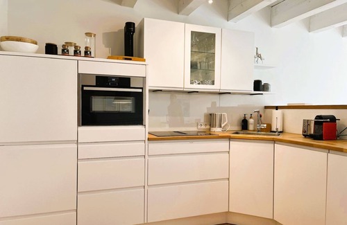 Rysum Apartment | Ferienwohnung Bütz - Vacation in the historic Gulfhof with modern comfort - Van