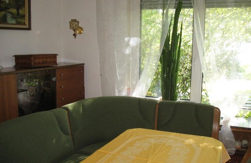 Neunkirchen Apartment | Ferienwohnung Kirschblüte