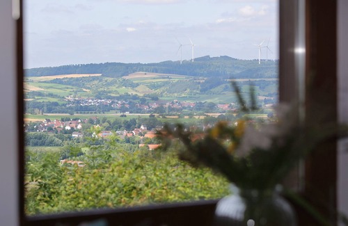 Hofgeismar Apartment | Ferienwohnung Landleben, 75qm, 1 Schlafzimmer, 1 Wohnschlafzimmer, Max. 3 Erw. und 2 Kinder