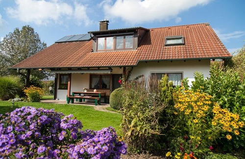 Bad Waldsee Apartment | Ferienwohnung mit 77 qm und 1 Schlafraum für maximal 2 Personen