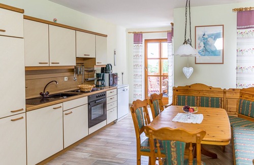Altenkunstadt Apartment | Ferienwohnung mit großem Wohnraum und herrlichem Ausblick auf das Fichtelgebirge, kostenfreies WLAN