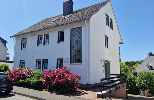 Bad Berleburg Apartment | Ferienwohnung mit Balkon für 4 Personen