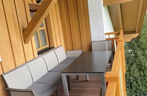 Windorf Apartment | Ferienwohnung mit tollem Ausblick, Terrasse und beheiztem Pool im Garten