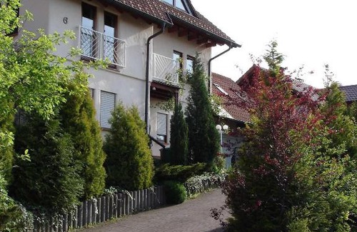 Momlingen Apartment | Ferienwohnung Rehgarten