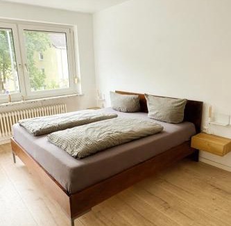 Coburg Apartment | Ferienwohnung "Sorgenfrei" in Coburg ! - im EG mit Privatparkplatz & Balkon