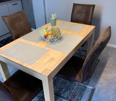 Burbach Apartment | Ferienwohnung Sunny - Moderne Ferienwohnung im Grünen in Saarbrücken-West