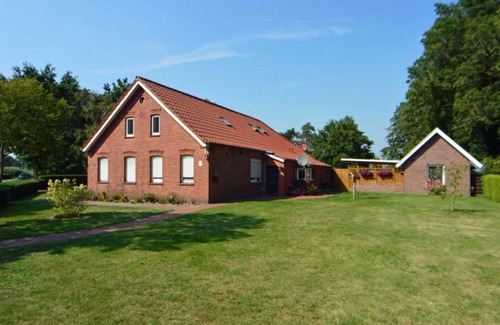 Hatshausen Apartment | Ferienwohnung Wiesenblick, 65322