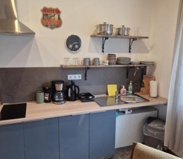 Muenchberg Apartment | Ferienwohnung Wunderlich gelb