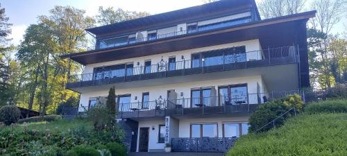 Gartenfeld Apartment | Ferienwohnungen Petrisberg