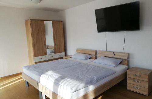 Waggershausen Apartment | Ferienwohnungen Weishaupt Pfingstweider Straße 30