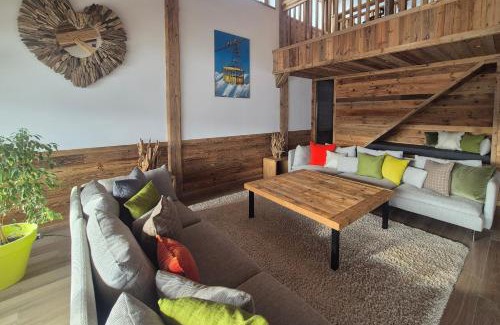 Les Gets Ski Chalet | Ferme Des Cornuts 15 Guests Hot Tub Ski Bus