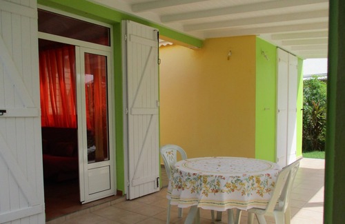 Dubedou House | Ferme lespapayers experience the countryside up close in the heart of nature