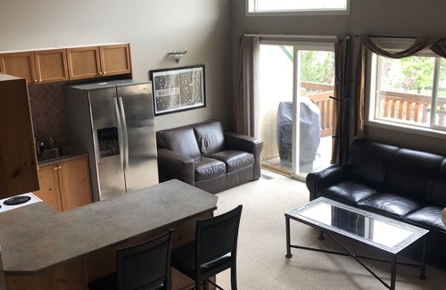 East Kootenay Condo | Fernie 3 Bed Condo with vaulted ceilings and Deck