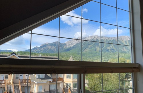 East Kootenay Condo | Fernie 3 Bed Condo with vaulted ceilings and Deck