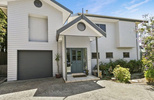 Lorne House | Fernview - Incredible Location & WIFI