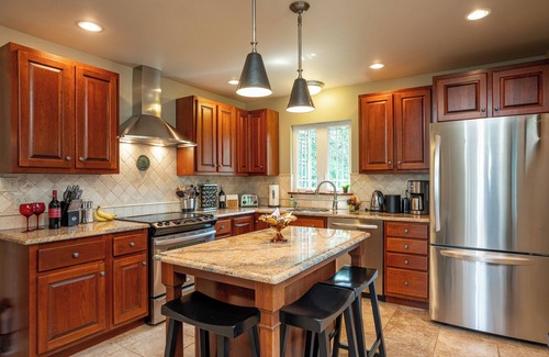 Addison Cottage | FERNWALK: 5-Star cottage that's soothing to the soul.