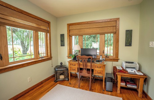 Addison Cottage | FERNWALK: 5-Star cottage that's soothing to the soul.