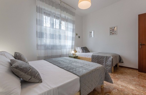 Ferrara Apartment | Ferrara Charming apt 4 min walk from the bus stop!