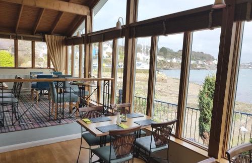 Llanstadwell Bed & Breakfast | Ferry House Inn