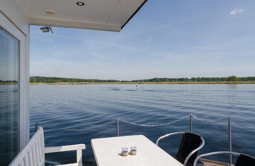 Werder Boat Rental | feststehendes Hausboot