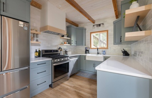 Tofino House | Fetch Tofino | Brand new home w private hot tub