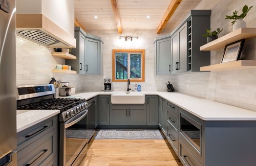 Tofino House | Fetch Tofino | Brand new home w private hot tub