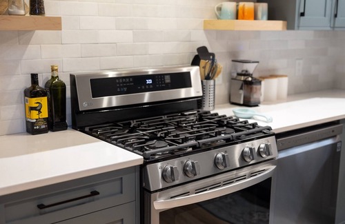 Tofino House | Fetch Tofino | Brand new home w private hot tub