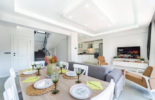 Hisaronu Villa | FETHİYE ÖLÜDENİZ DE ÖZEL HAVUZLU LÜKS VİLLA