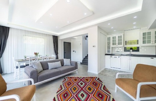 Hisaronu Villa | FETHİYE ÖLÜDENİZ DE ÖZEL HAVUZLU LÜKS VİLLA