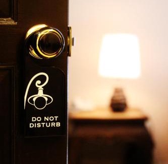 Wat Ratchabophit Hotel | Feung Nakorn Balcony Rooms and Cafe