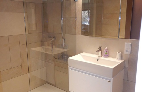 Kanzem Apartment | Fewo 4 Pers. Querhaus Kanzem mit Weinbergblick