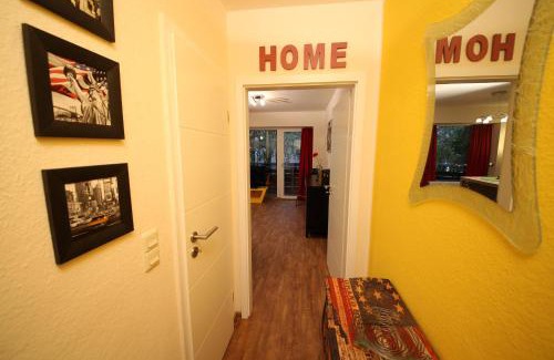 Mitte Apartment | Fewo Art City-Studio Kassel 1, modern, voll ausgestattet, zentrale Innenstadtlage, ruhiges Schlafzimmer, Balkon