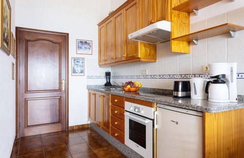 Santa Ursula Apartment | Fewo Solymar, mit 2 Schlafzimmern, 2 Bädern, eigener Terrasse und Garten, Meerblick, Pool, Parkplatz