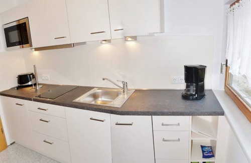 Middelhagen Apartment | FEWO thatched roof 47004 - Thatched cottage 47001