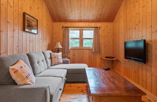 Fiddler Lake Resort Apartment | Fiddler Lake Resort Bear 22