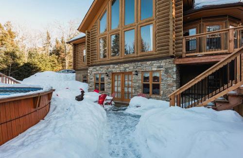 Fiddler Lake Resort Ski Chalet | Fiddler Lake Resort Chalet 68 Deer with pool