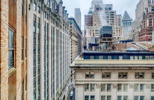 Financial District Apartment | FiDi jr 1br w bar lounge gym nr wall street NYC-1345